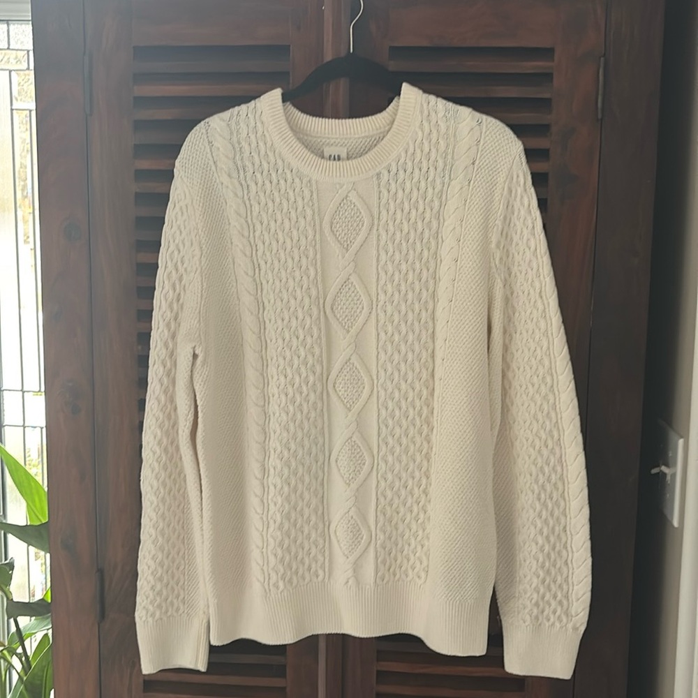 Gap sweater large